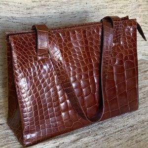 TITTI DELL ACQUA for MAXIMA genuine ALLIGATOR shoulder bag/tote.